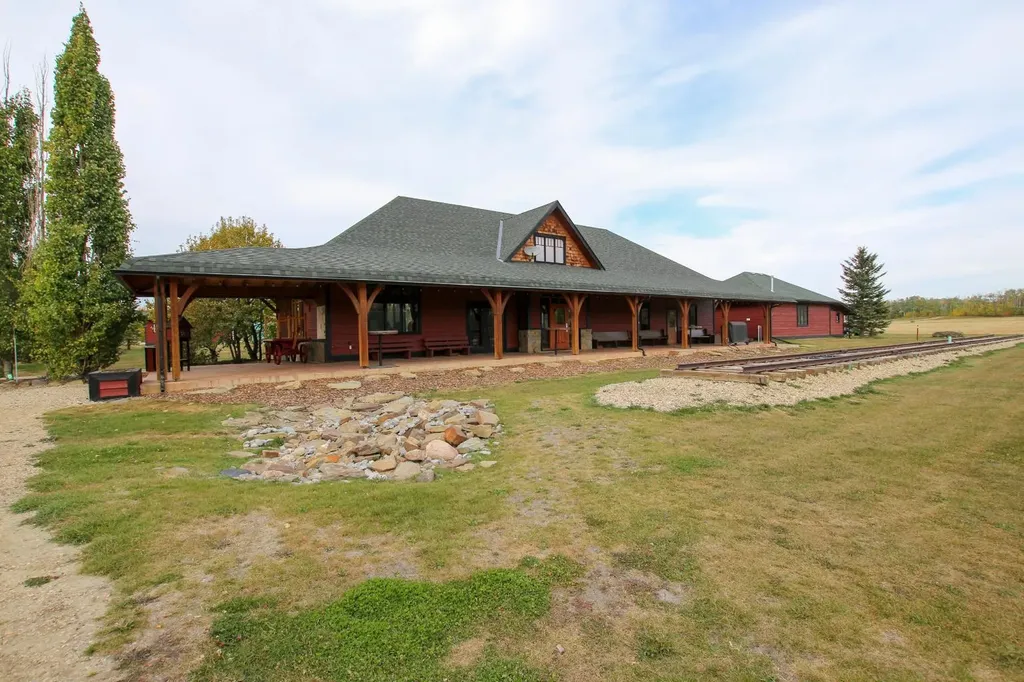 232 Canal Street Rural Ponoka County AB T0C 2J0