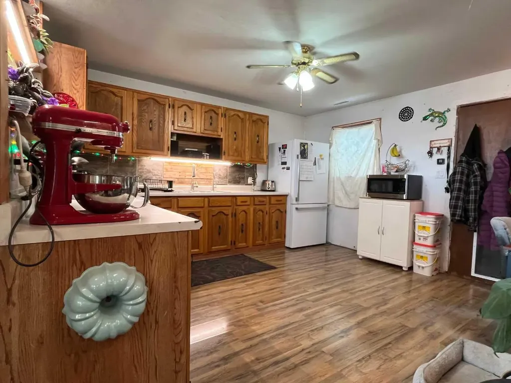505 4 Street Stirling AB T0K 2E0