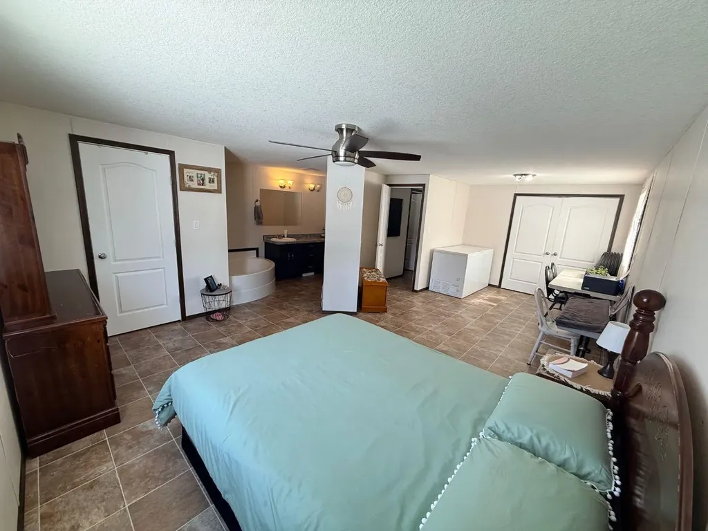 12072 Twp Road 1072 La Crete AB T0H2H0