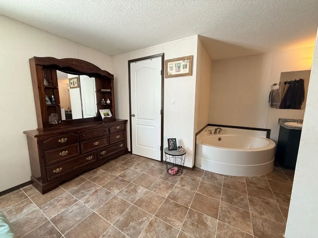 12072 Twp Road 1072 La Crete AB T0H2H0