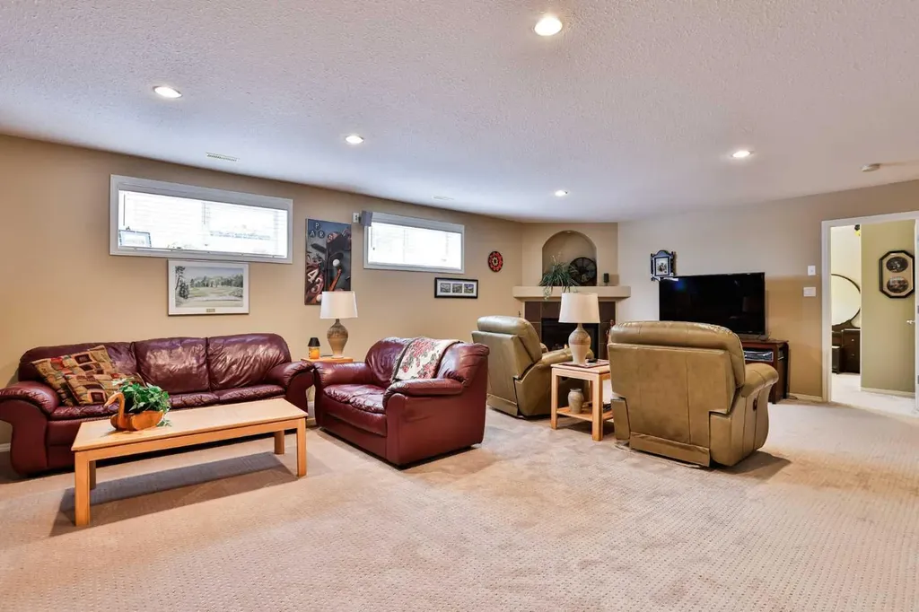 91 Fairmont Point S Lethbridge AB T1K 7W8