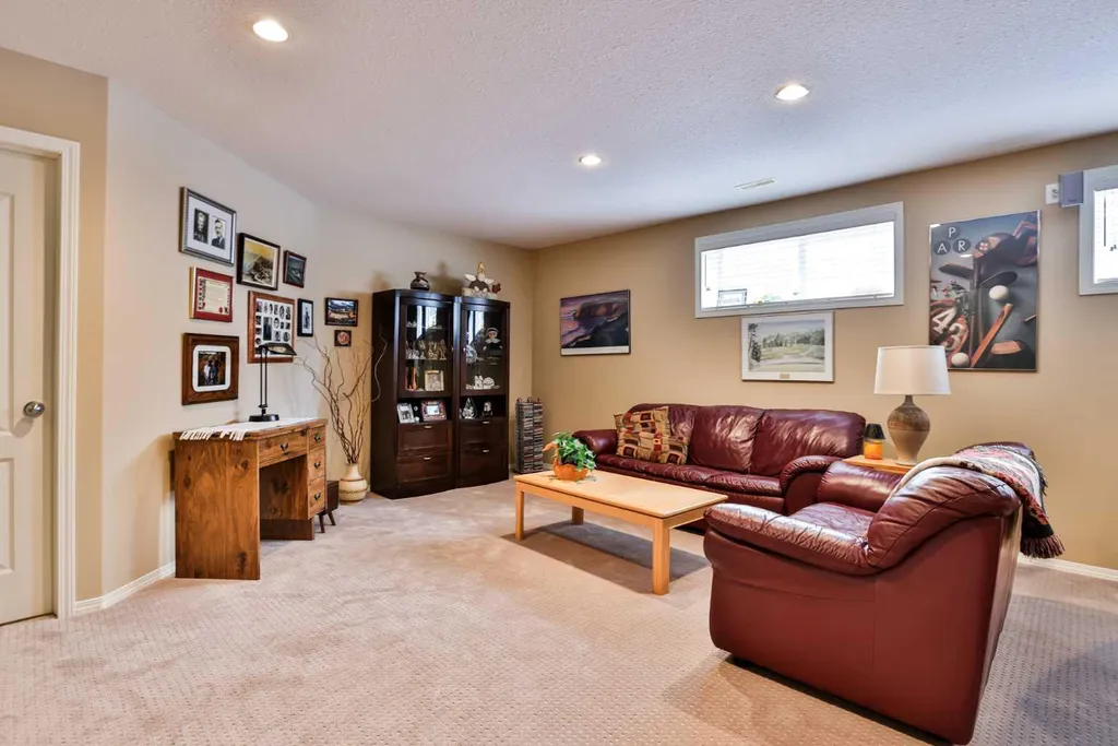 91 Fairmont Point S Lethbridge AB T1K 7W8