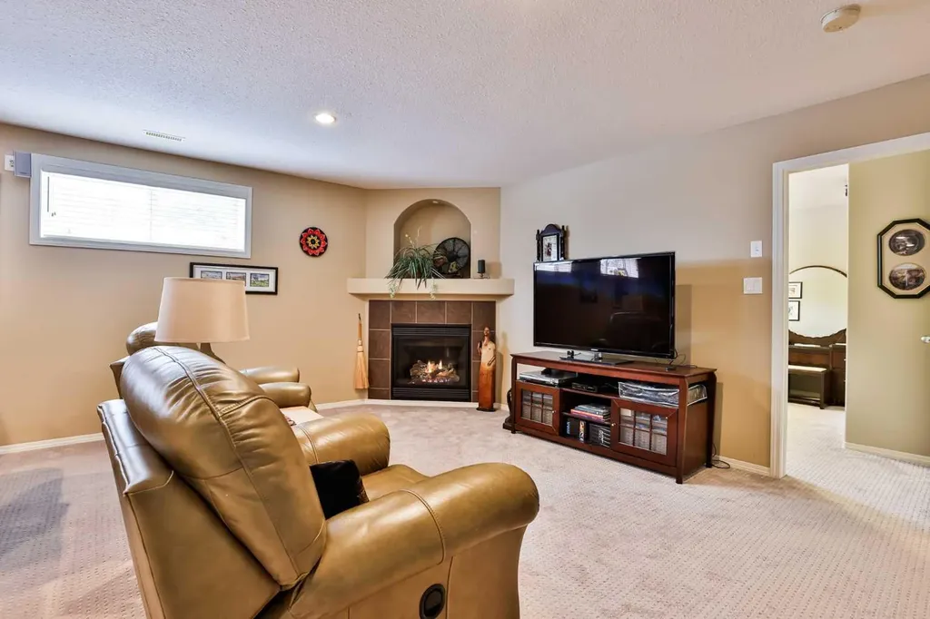 91 Fairmont Point S Lethbridge AB T1K 7W8