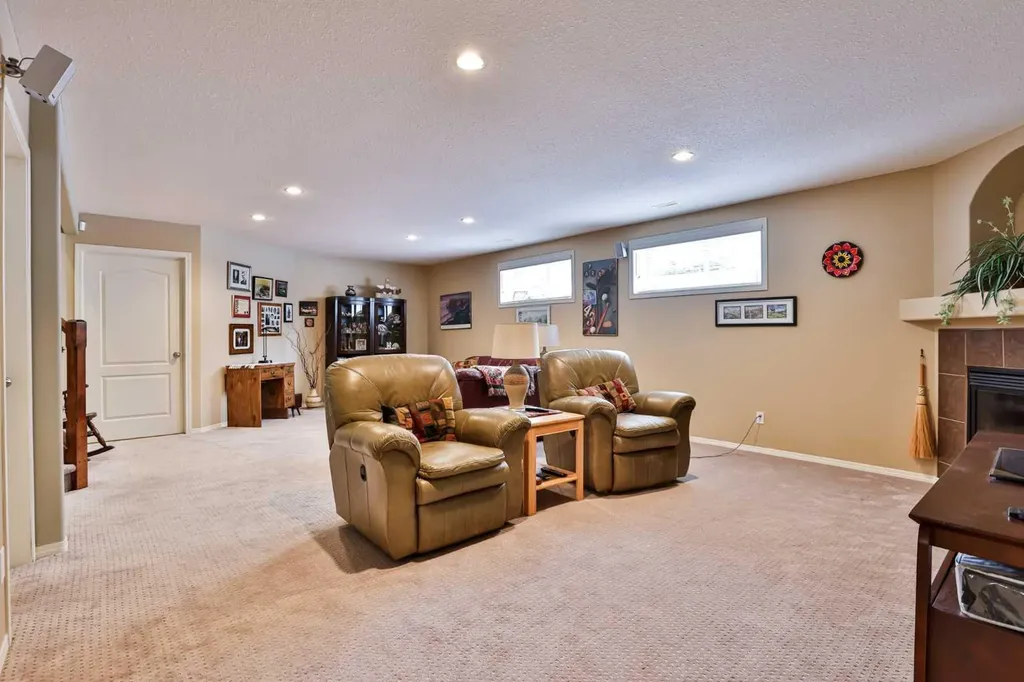 91 Fairmont Point S Lethbridge AB T1K 7W8
