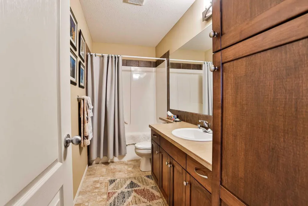 91 Fairmont Point S Lethbridge AB T1K 7W8