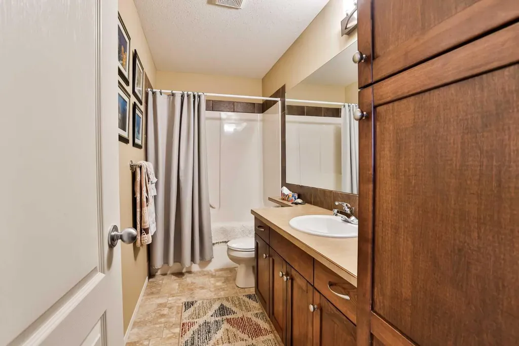 91 Fairmont Point S Lethbridge AB T1K 7W8