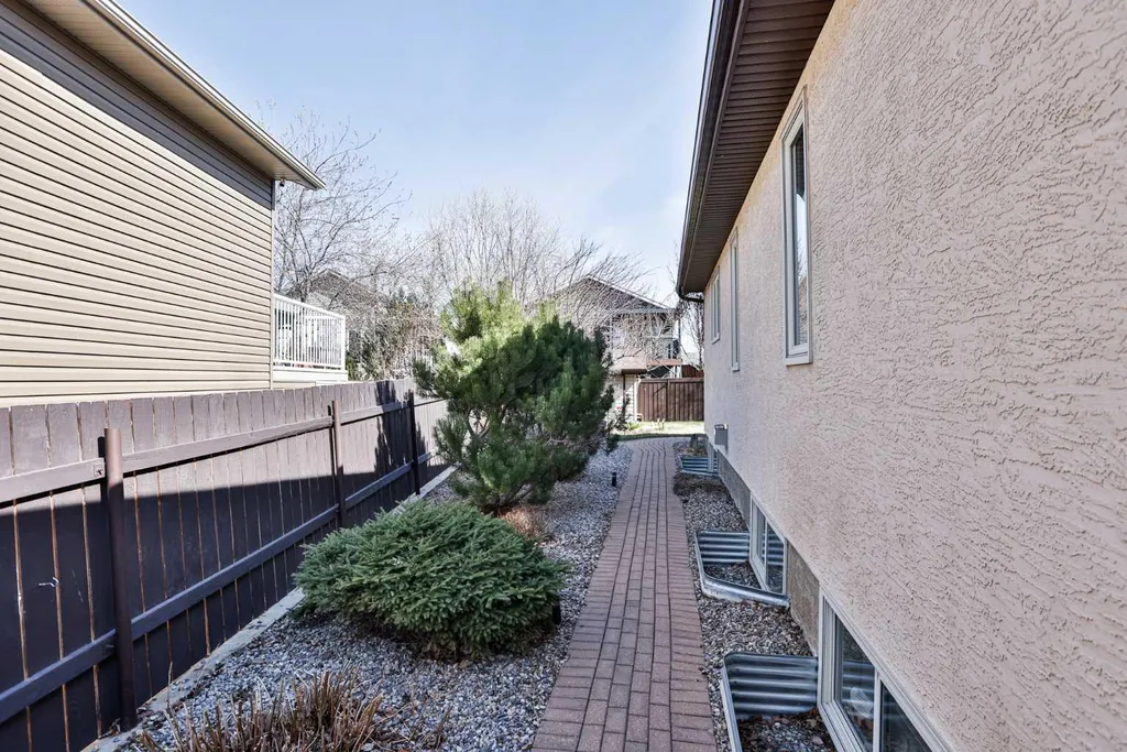 91 Fairmont Point S Lethbridge AB T1K 7W8