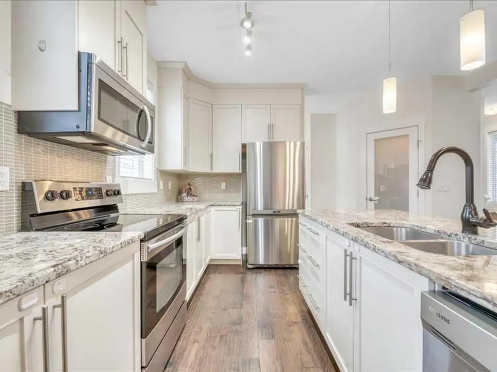 201 Rainbow Falls Glen Chestermere AB T1X 0S6