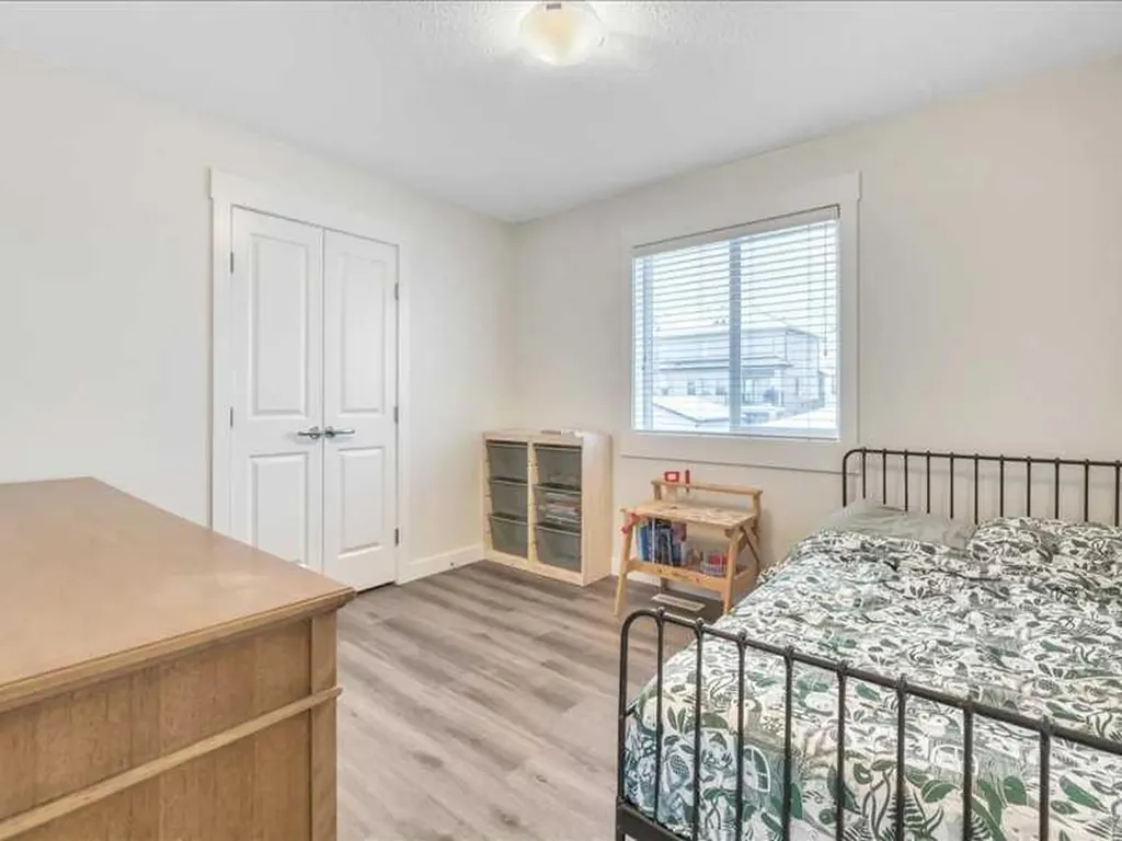 201 Rainbow Falls Glen Chestermere AB T1X 0S6