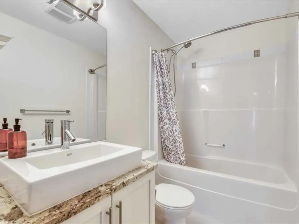 201 Rainbow Falls Glen Chestermere AB T1X 0S6