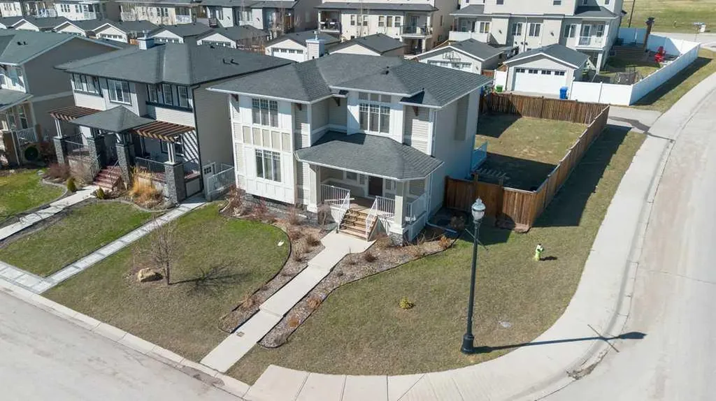201 Rainbow Falls Glen Chestermere AB T1X 0S6