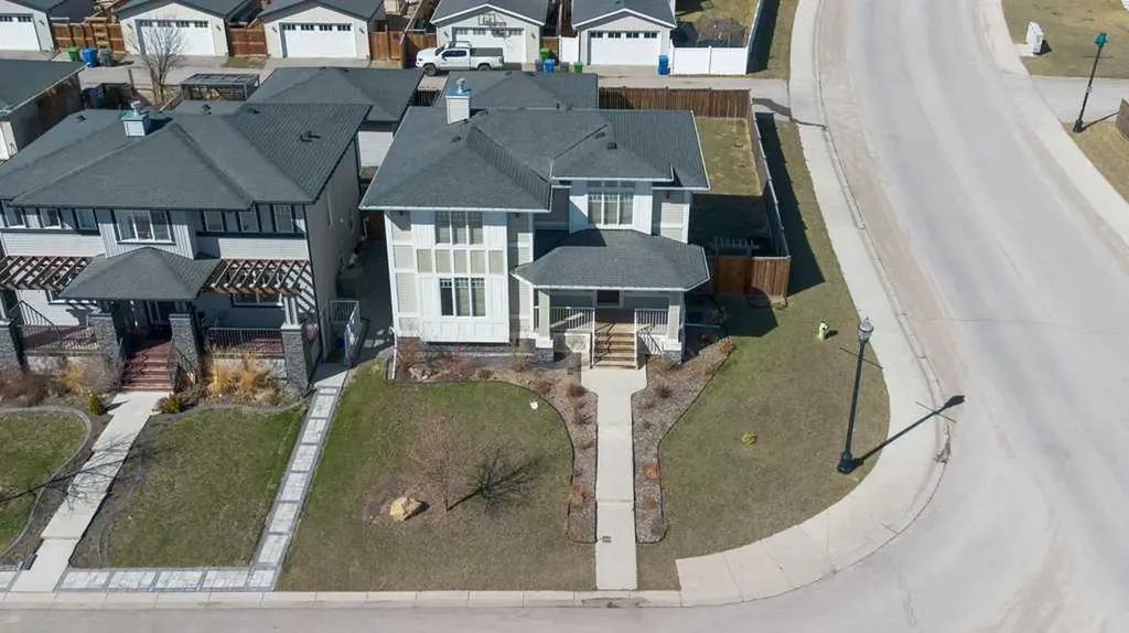 201 Rainbow Falls Glen Chestermere AB T1X 0S6