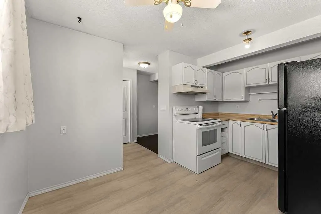 5520 1 Avenue SE Calgary AB T2A 5Z7