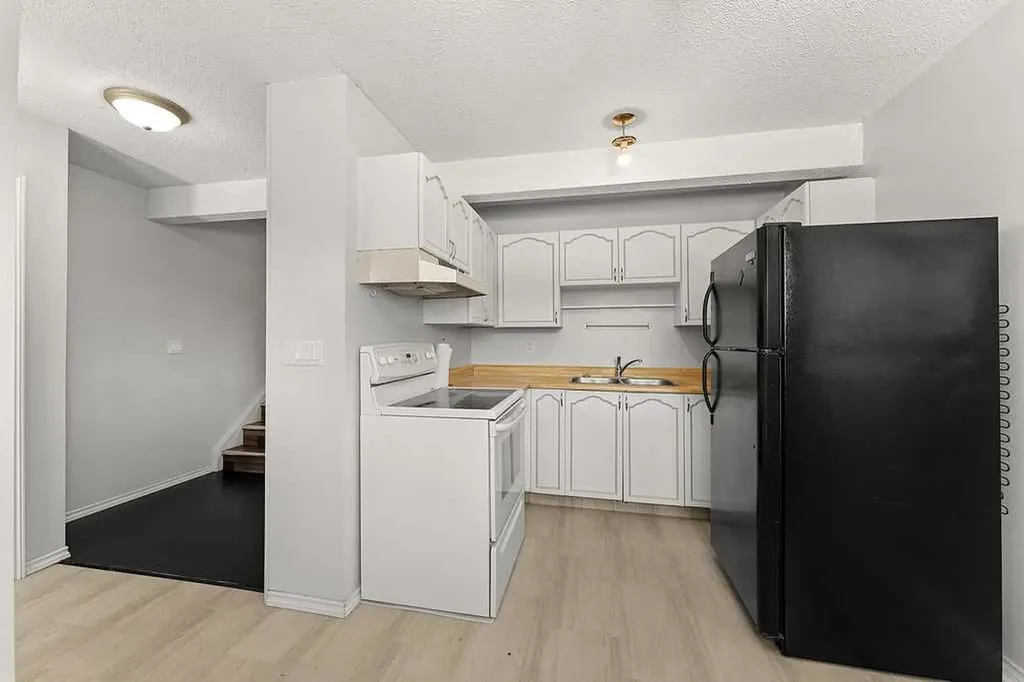 5520 1 Avenue SE Calgary AB T2A 5Z7