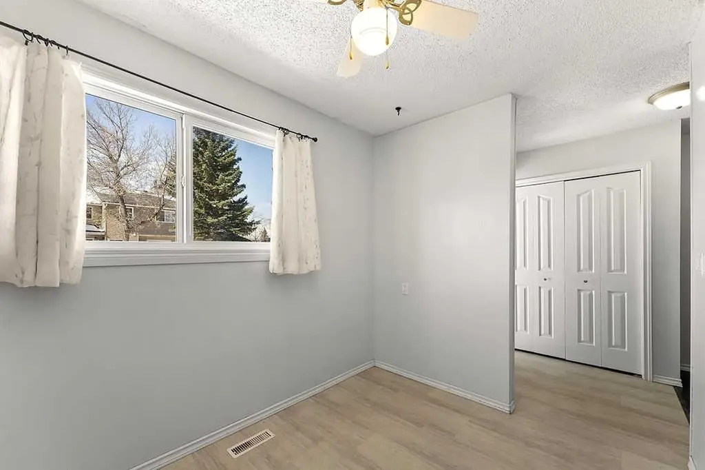 5520 1 Avenue SE Calgary AB T2A 5Z7