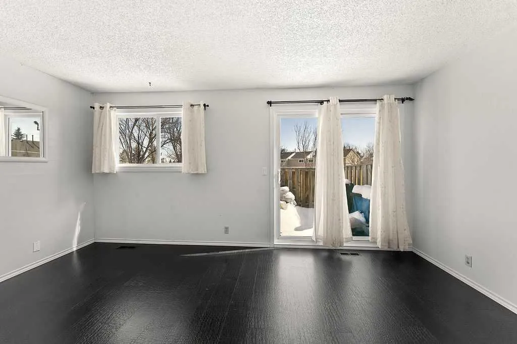 5520 1 Avenue SE Calgary AB T2A 5Z7