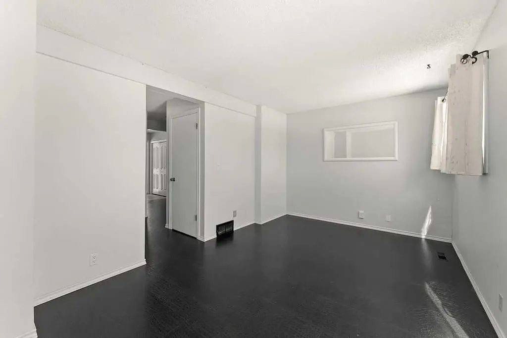 5520 1 Avenue SE Calgary AB T2A 5Z7