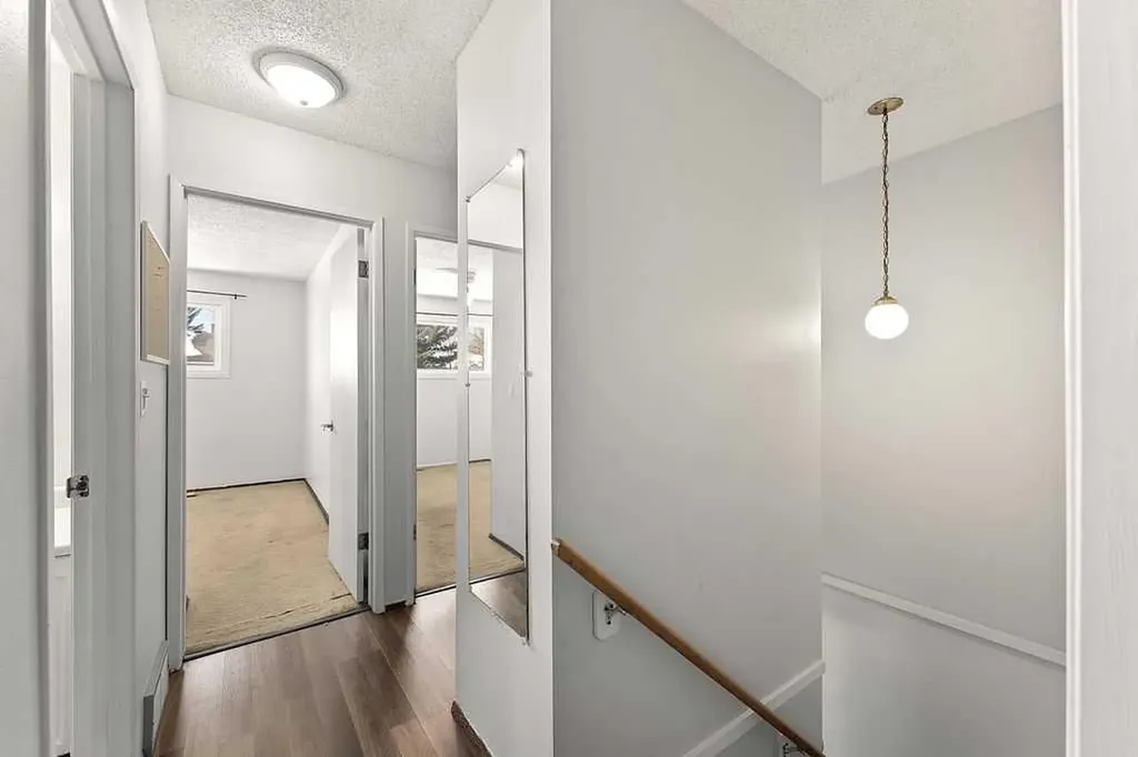 5520 1 Avenue SE Calgary AB T2A 5Z7