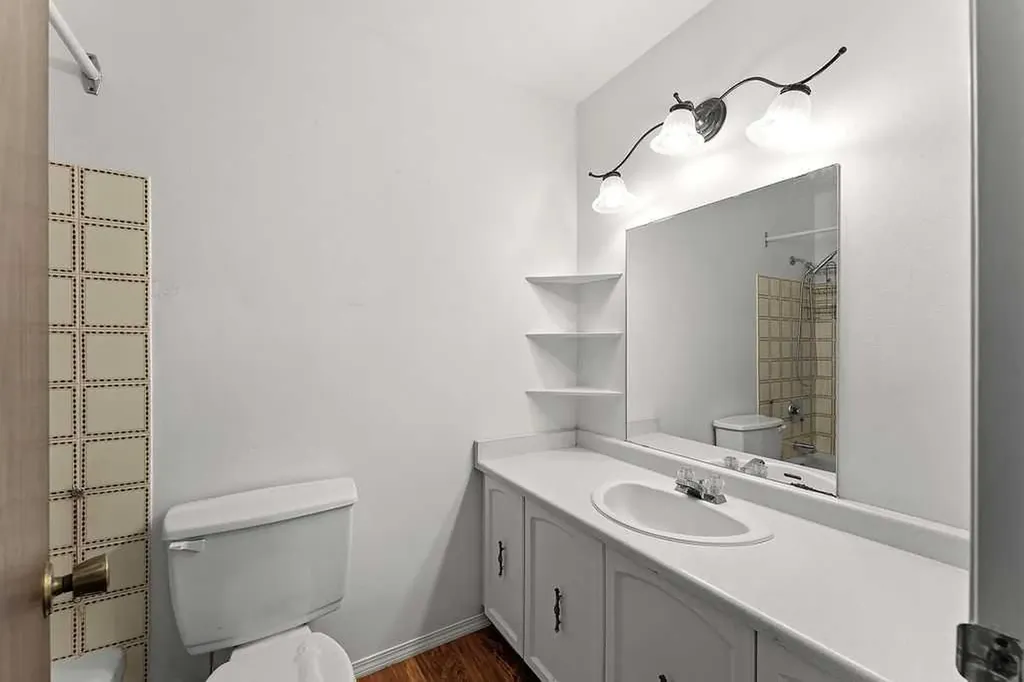 5520 1 Avenue SE Calgary AB T2A 5Z7