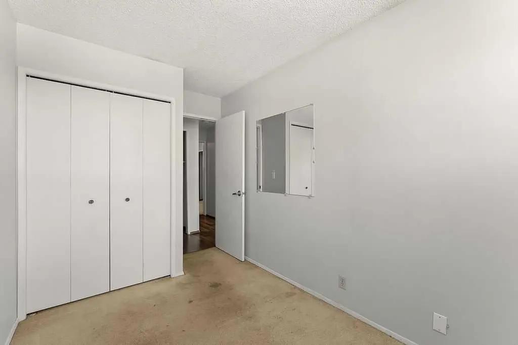 5520 1 Avenue SE Calgary AB T2A 5Z7