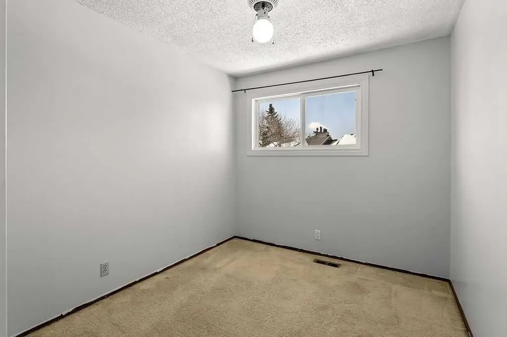5520 1 Avenue SE Calgary AB T2A 5Z7