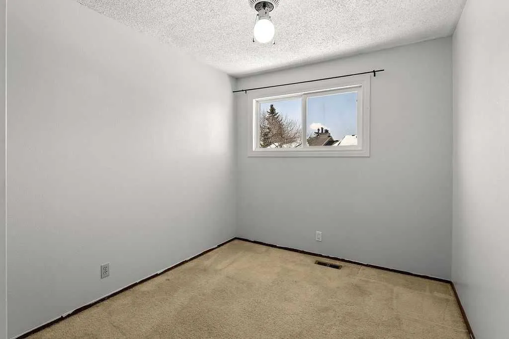 5520 1 Avenue SE Calgary AB T2A 5Z7