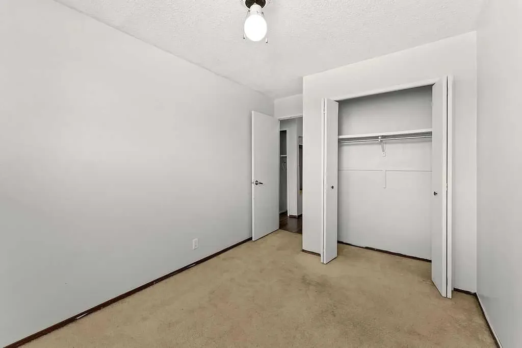 5520 1 Avenue SE Calgary AB T2A 5Z7