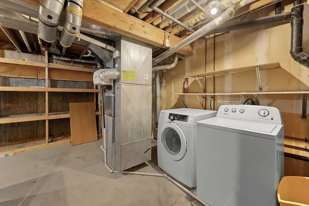 5520 1 Avenue SE Calgary AB T2A 5Z7