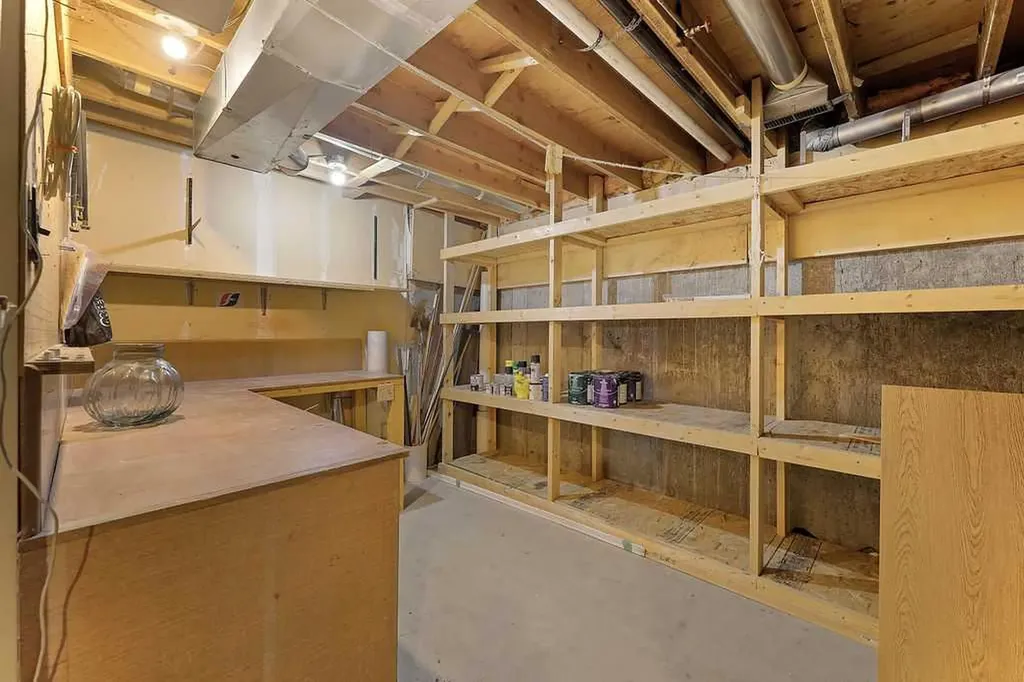 5520 1 Avenue SE Calgary AB T2A 5Z7
