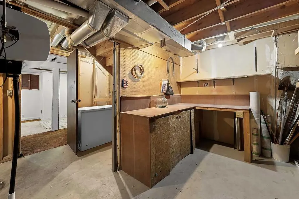 5520 1 Avenue SE Calgary AB T2A 5Z7