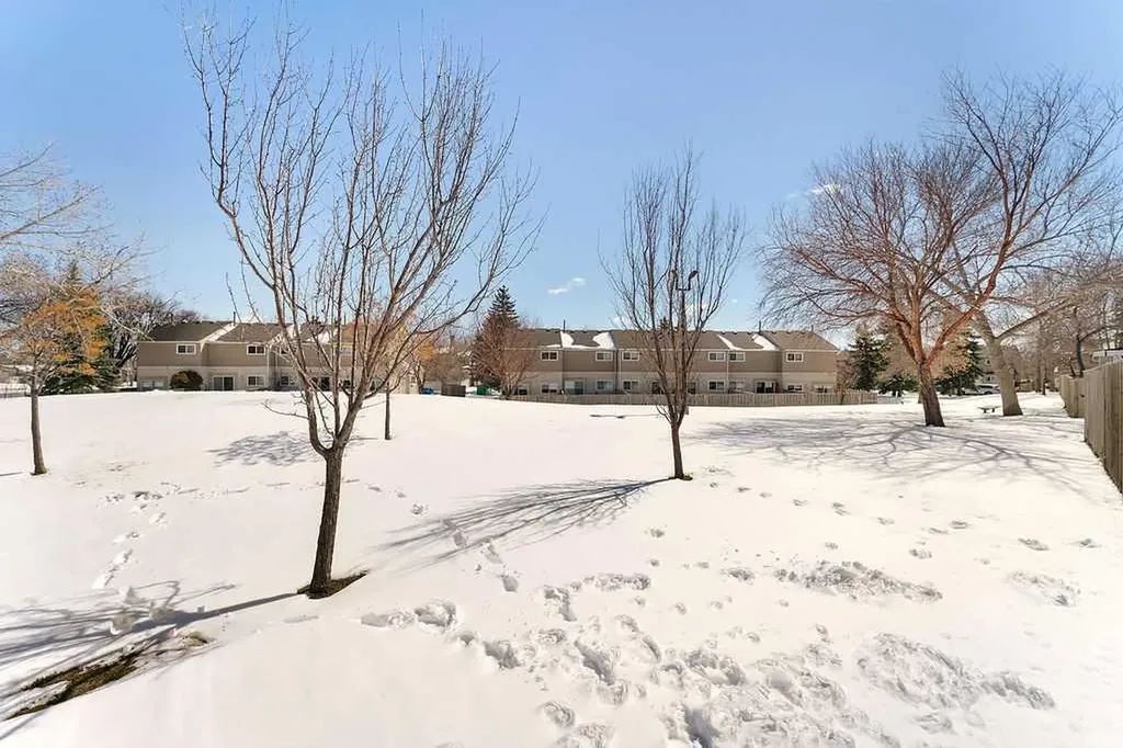 5520 1 Avenue SE Calgary AB T2A 5Z7