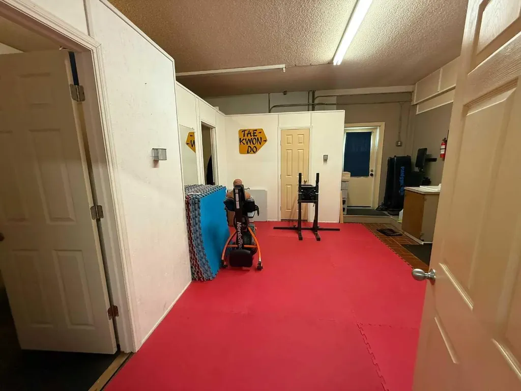 223 6 Street Beiseker AB T0M 0G0