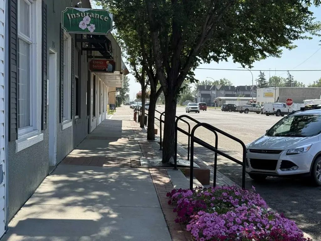 223 6 Street Beiseker AB T0M 0G0