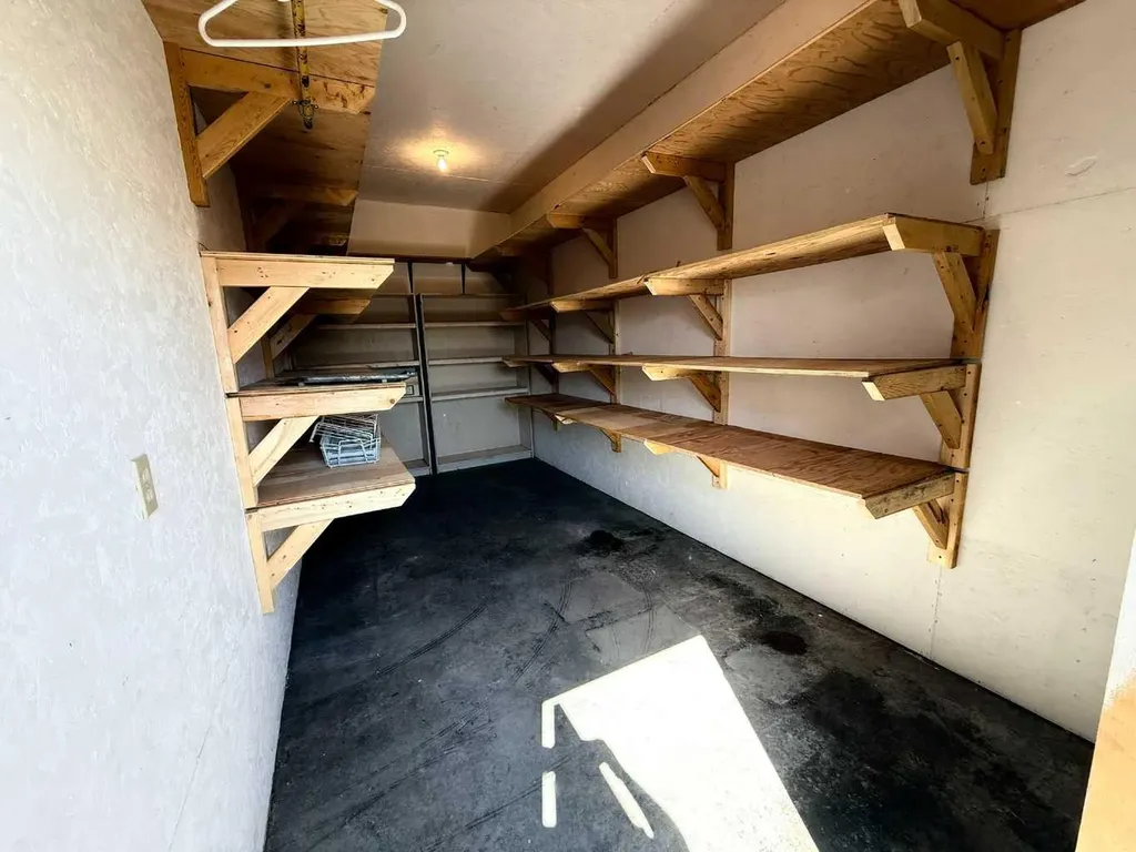 223 6 Street Beiseker AB T0M 0G0
