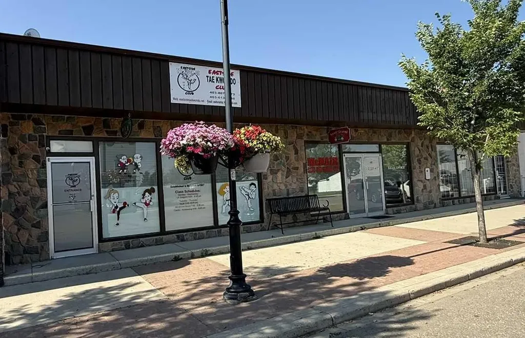 223 6 Street Beiseker AB T0M 0G0