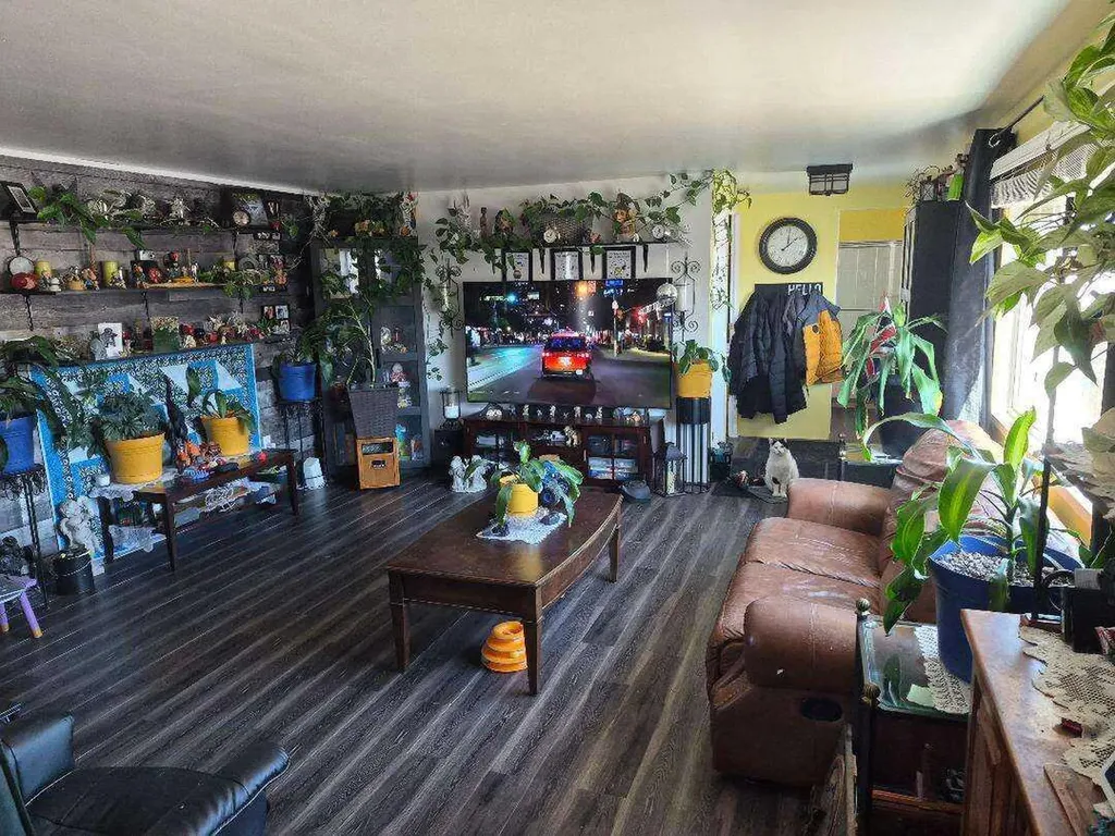 5103 61 Avenue Olds AB T4H 1L6