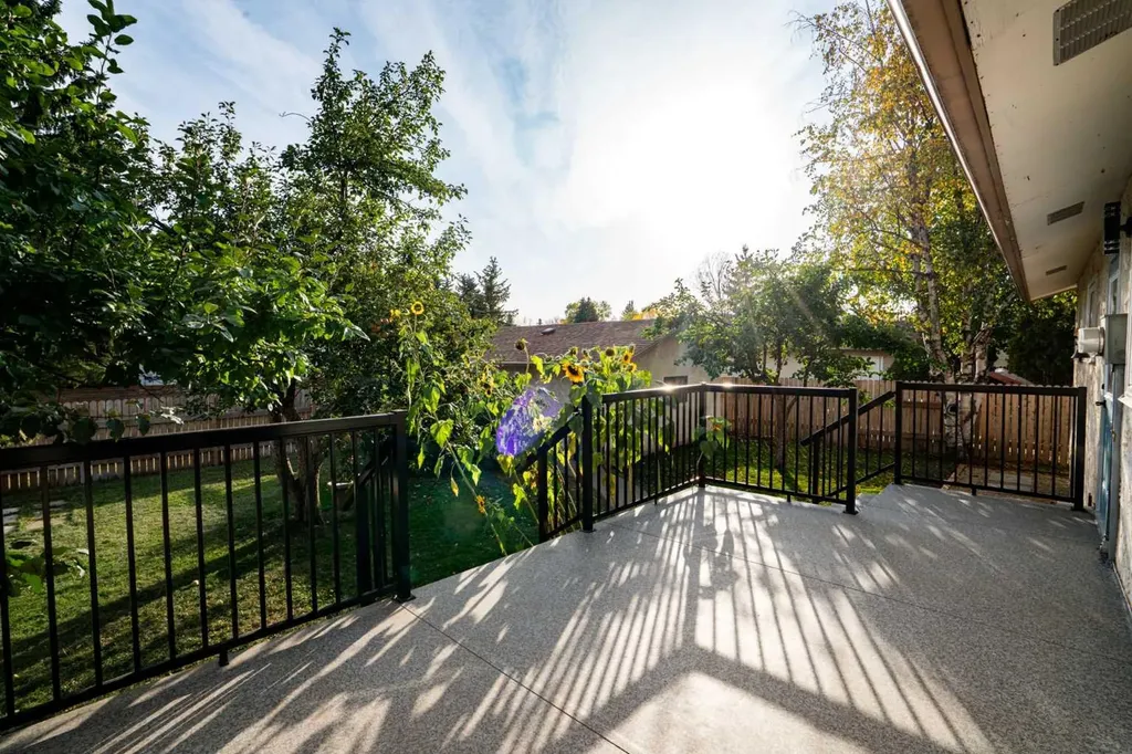 6209 42 Avenue Camrose AB T4V 2W8