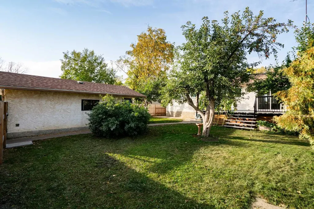 6209 42 Avenue Camrose AB T4V 2W8