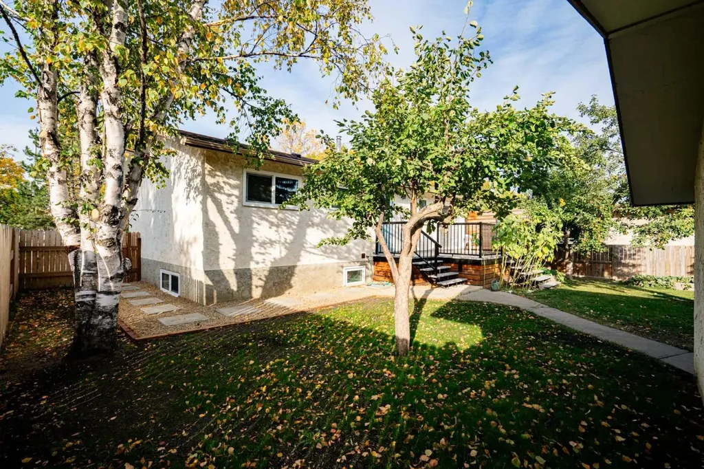 6209 42 Avenue Camrose AB T4V 2W8