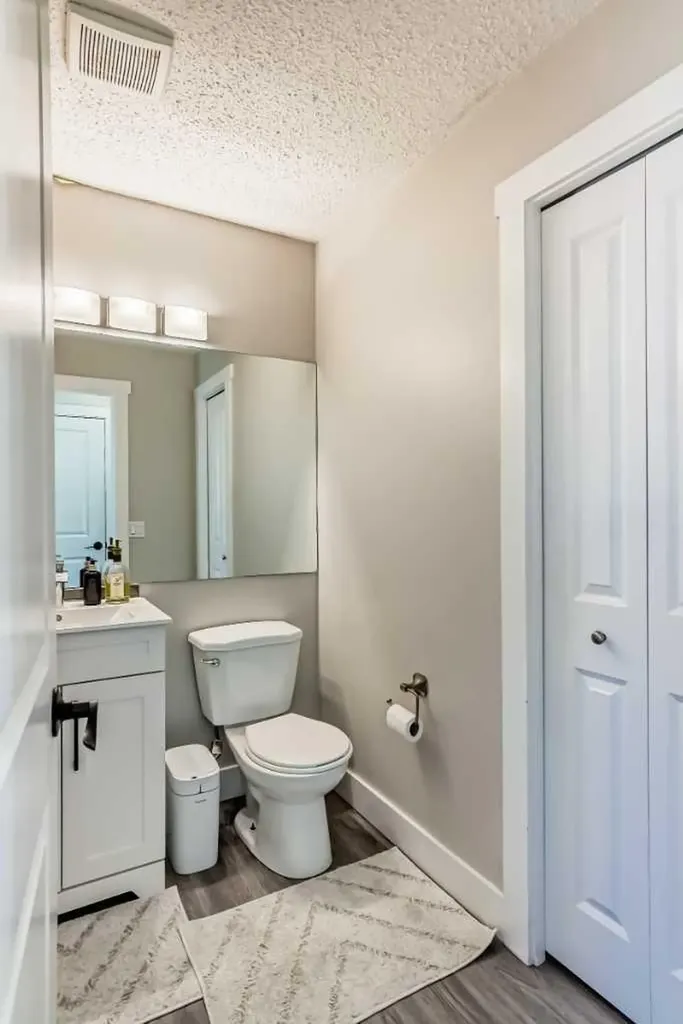 3920 44 Avenue NE Calgary AB T1Y 5V8