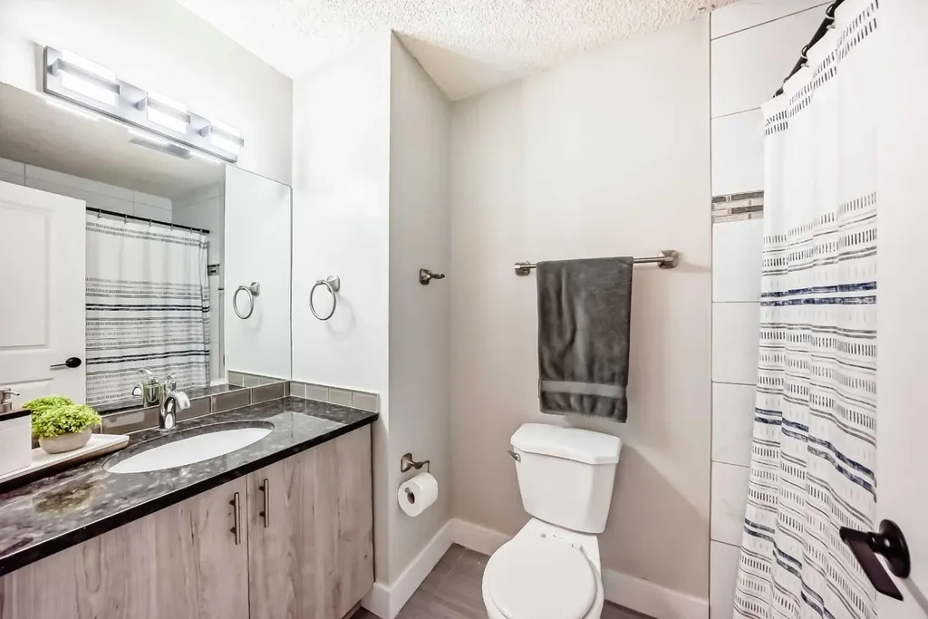 3920 44 Avenue NE Calgary AB T1Y 5V8
