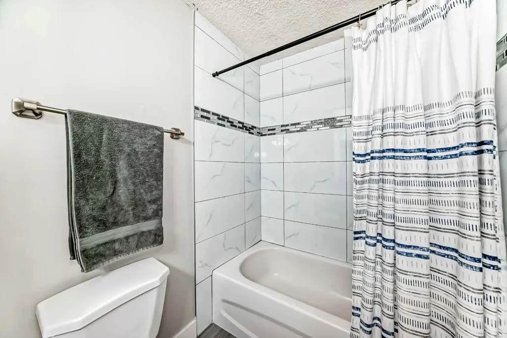3920 44 Avenue NE Calgary AB T1Y 5V8