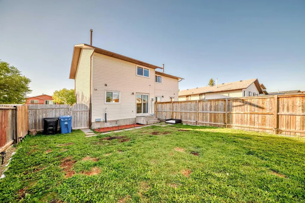 3920 44 Avenue NE Calgary AB T1Y 5V8