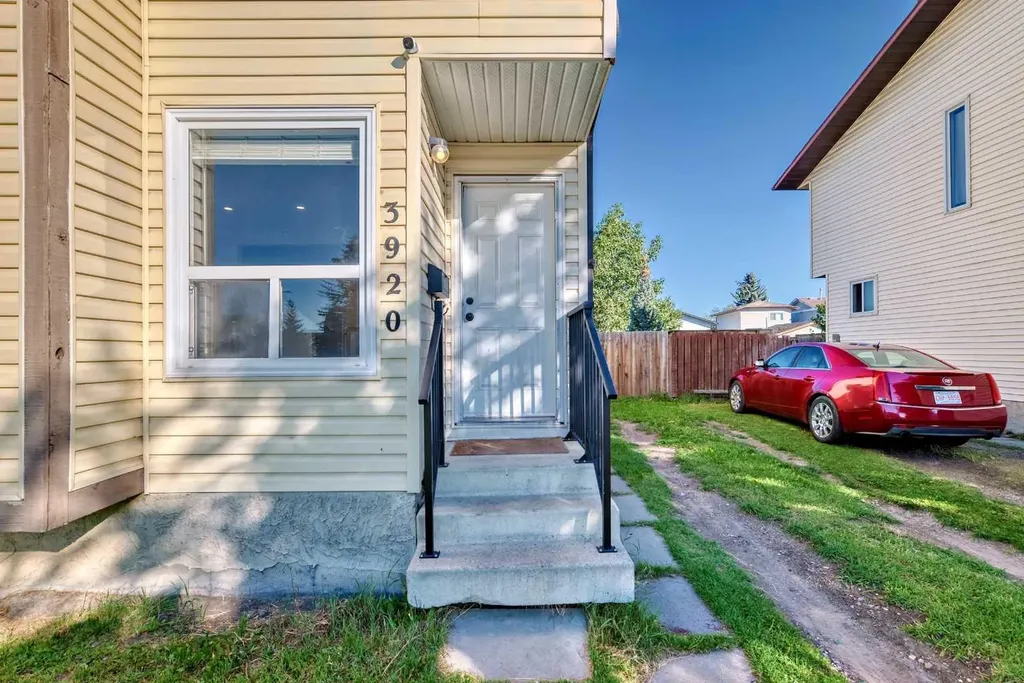 3920 44 Avenue NE Calgary AB T1Y 5V8