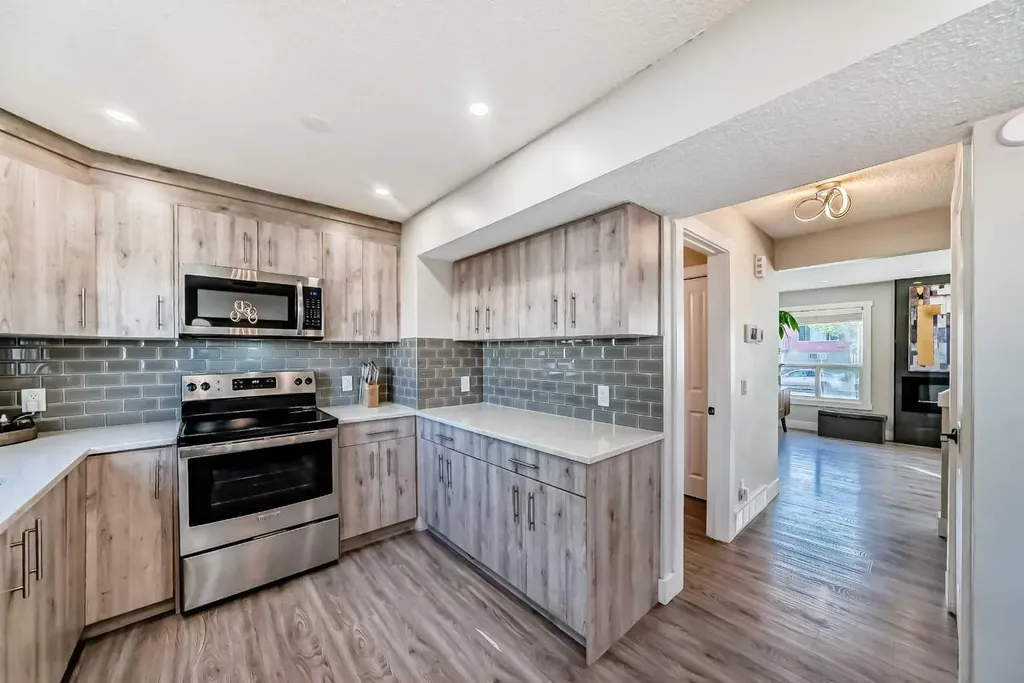 3920 44 Avenue NE Calgary AB T1Y 5V8