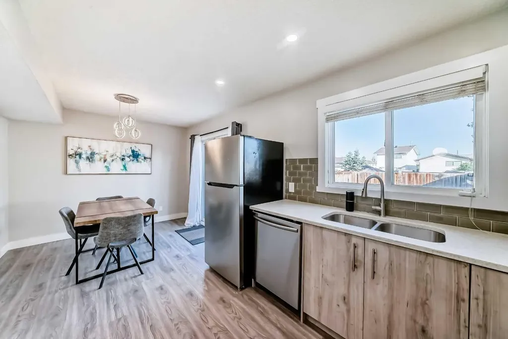 3920 44 Avenue NE Calgary AB T1Y 5V8