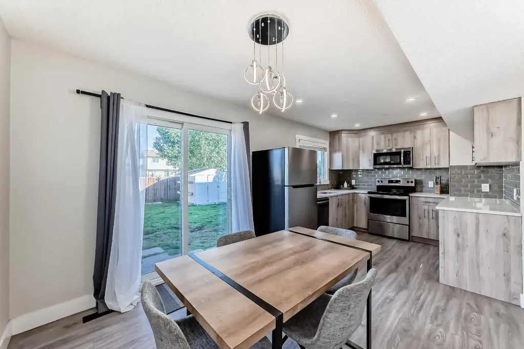 3920 44 Avenue NE Calgary AB T1Y 5V8