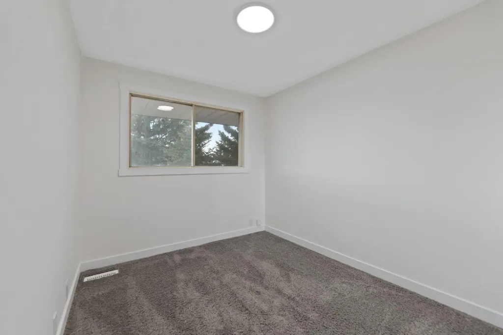 1051 Fonda Court SE Calgary AB T2A 5W1