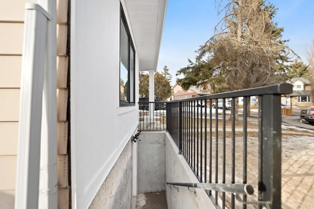 1051 Fonda Court SE Calgary AB T2A 5W1