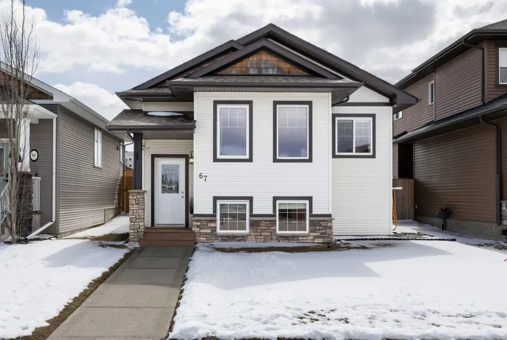 67 Bowman Circle Sylvan Lake AB T4S 0H9